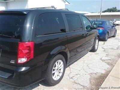 2014 Dodge Grand Caravan SXT   - Photo 6 - Davenport, IA 52802