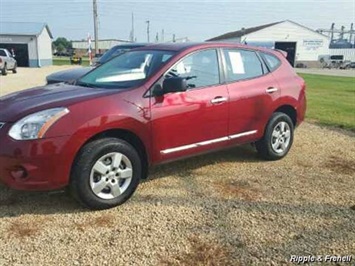 2011 Nissan Rogue S   - Photo 2 - Davenport, IA 52802