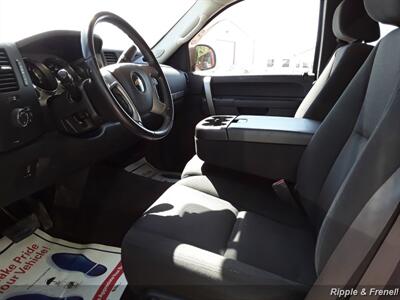 2011 Chevrolet Silverado 1500 LT   - Photo 11 - Davenport, IA 52802