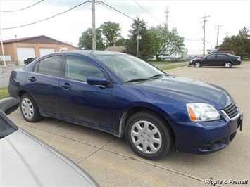 2009 Mitsubishi Galant ES   - Photo 1 - Davenport, IA 52802