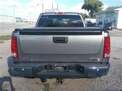2013 GMC Sierra 1500 SLE   - Photo 5 - Silvis, IL 61282