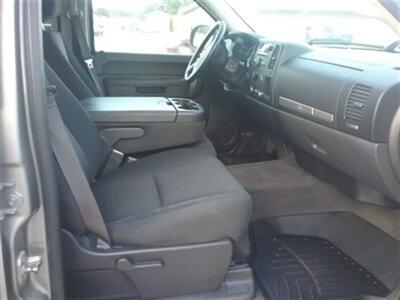 2013 GMC Sierra 1500 SLE   - Photo 10 - Silvis, IL 61282