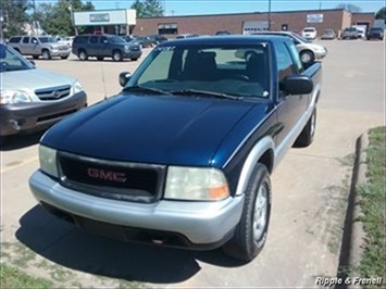 2001 GMC Sonoma SL 2dr Extended Cab SL   - Photo 1 - Davenport, IA 52802