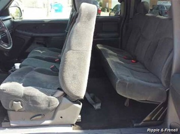 2002 Chevrolet Silverado 1500   - Photo 3 - Davenport, IA 52802