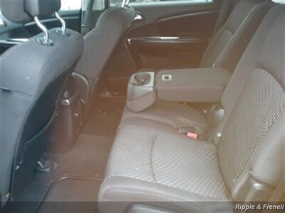 2013 Dodge Journey SXT   - Photo 9 - Davenport, IA 52802