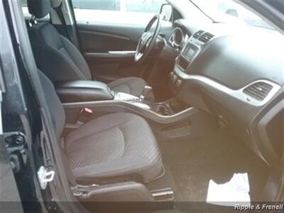 2013 Dodge Journey SXT   - Photo 10 - Davenport, IA 52802