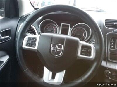 2013 Dodge Journey SXT   - Photo 12 - Davenport, IA 52802