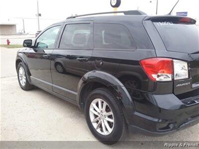 2013 Dodge Journey SXT   - Photo 7 - Davenport, IA 52802