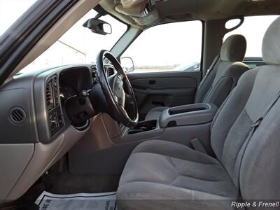 2005 Chevrolet Tahoe LS   - Photo 4 - Davenport, IA 52802