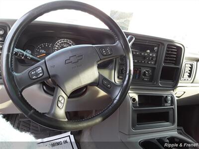 2005 Chevrolet Tahoe LS   - Photo 6 - Davenport, IA 52802