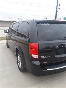 2015 Dodge Grand Caravan SE   - Photo 5 - Silvis, IL 61282