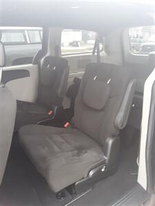 2015 Dodge Grand Caravan SE   - Photo 9 - Silvis, IL 61282