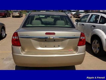 2006 Chevrolet Malibu LS   - Photo 3 - Davenport, IA 52802