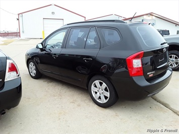 2007 Kia Rondo LX   - Photo 4 - Davenport, IA 52802