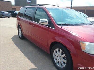 2008 Chrysler Town & Country Touring   - Photo 4 - De Witt, IA 52742