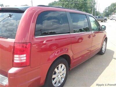 2008 Chrysler Town & Country Touring   - Photo 6 - De Witt, IA 52742