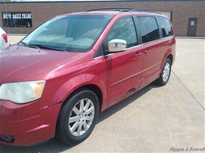 2008 Chrysler Town & Country Touring   - Photo 3 - De Witt, IA 52742