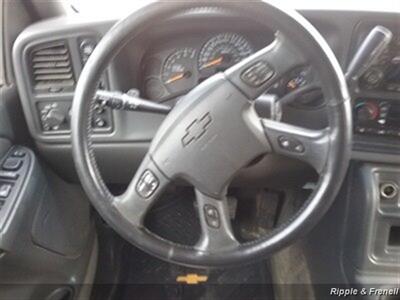 2003 Chevrolet Avalanche 1500 The North Face Edition 1500 4dr Crew Cab The   - Photo 12 - Davenport, IA 52802