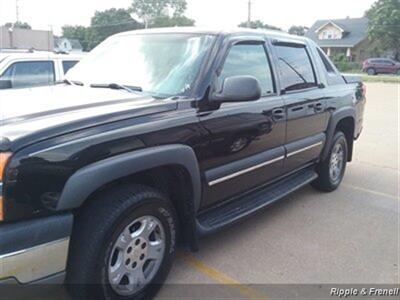 2003 Chevrolet Avalanche 1500 The North Face Edition 1500 4dr Crew Cab The   - Photo 3 - Davenport, IA 52802