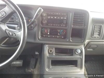 2003 Chevrolet Avalanche 1500 The North Face Edition 1500 4dr Crew Cab The   - Photo 13 - Davenport, IA 52802