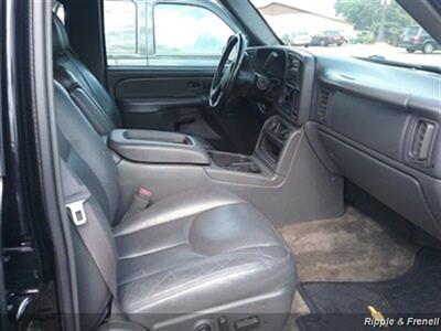 2003 Chevrolet Avalanche 1500 The North Face Edition 1500 4dr Crew Cab The   - Photo 10 - Davenport, IA 52802