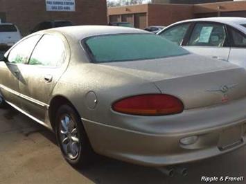 2004 Chrysler Concorde Limited   - Photo 3 - Davenport, IA 52802