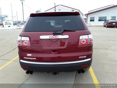 2011 GMC Acadia SL   - Photo 9 - Davenport, IA 52802