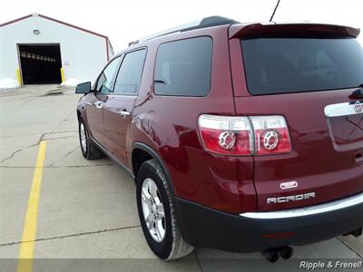 2011 GMC Acadia SL   - Photo 8 - Davenport, IA 52802