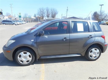 2005 Scion xA   - Photo 1 - Davenport, IA 52802