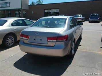 2007 Hyundai Sonata GLS   - Photo 2 - Davenport, IA 52802