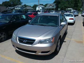 2007 Hyundai Sonata GLS   - Photo 1 - Davenport, IA 52802