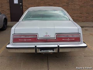 1977 Ford Thunderbird   - Photo 4 - Davenport, IA 52802