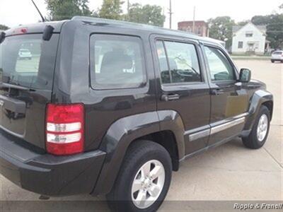 2012 Jeep Liberty Sport   - Photo 6 - Davenport, IA 52802