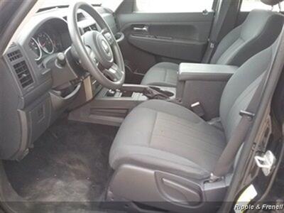 2012 Jeep Liberty Sport   - Photo 8 - Davenport, IA 52802