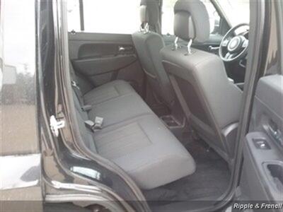 2012 Jeep Liberty Sport   - Photo 11 - Davenport, IA 52802