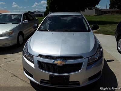 2012 Chevrolet Cruze LS   - Photo 1 - Davenport, IA 52802