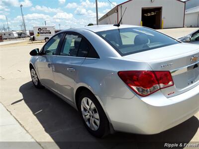 2012 Chevrolet Cruze LS   - Photo 7 - Davenport, IA 52802