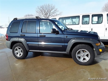 2006 Jeep Liberty Renegade Renegade 4dr SUV   - Photo 7 - Davenport, IA 52802