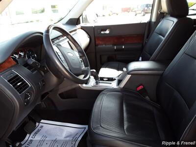 2010 Ford Flex Limited   - Photo 13 - Davenport, IA 52802