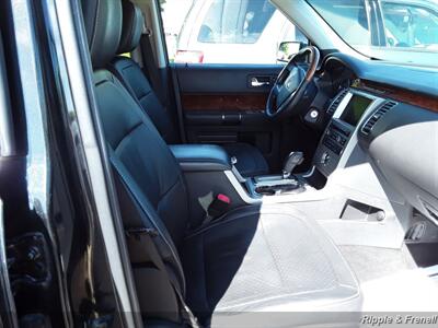 2010 Ford Flex Limited   - Photo 9 - Davenport, IA 52802