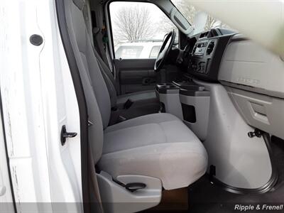 2011 Ford E-Series Van SUPER DUTY   - Photo 9 - Davenport, IA 52802