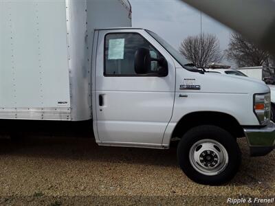 2011 Ford E-Series Van SUPER DUTY   - Photo 8 - Davenport, IA 52802