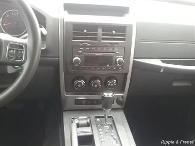 2011 Jeep Liberty Sport - Photo 13 - Davenport, IA 52802