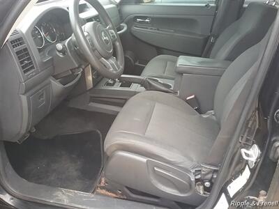 2011 Jeep Liberty Sport - Photo 8 - Davenport, IA 52802