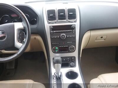 2011 GMC Acadia SLT-1   - Photo 15 - Davenport, IA 52802