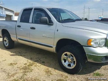 2005 Dodge Ram 1500 ST 4dr Quad Cab ST   - Photo 2 - Davenport, IA 52802