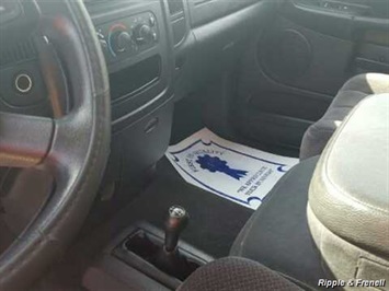 2005 Dodge Ram 1500 ST 4dr Quad Cab ST   - Photo 4 - Davenport, IA 52802