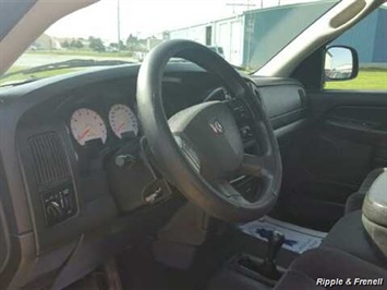 2005 Dodge Ram 1500 ST 4dr Quad Cab ST   - Photo 3 - Davenport, IA 52802