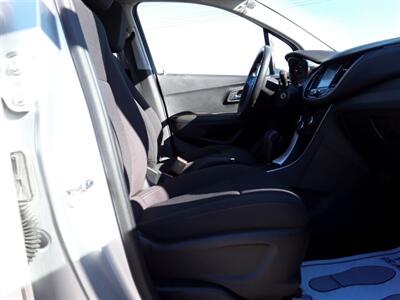 2017 Chevrolet Trax LT   - Photo 11 - De Witt, IA 52742