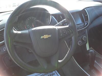 2017 Chevrolet Trax LT   - Photo 4 - De Witt, IA 52742